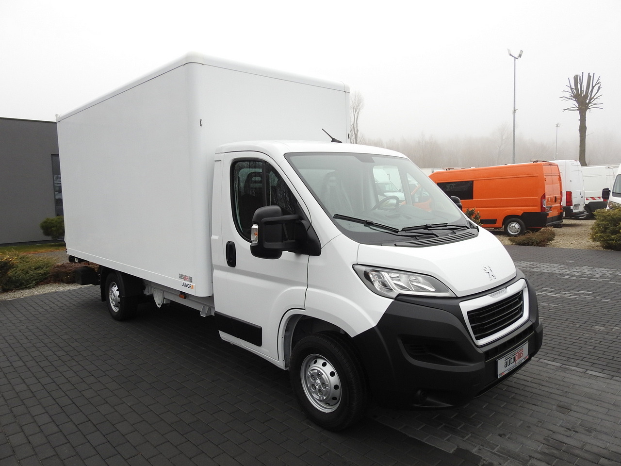 PEUGEOT BOXER BOX LIFT 8 PALLETS CRUISE CONTROL AIR CONDITIONING  140HP - Koelwagen: afbeelding 4 PEUGEOT BOXER BOX LIFT 8 PALLETS CRUISE CONTROL AIR CONDITIONING  140HP - Koelwagen: afbeelding 4