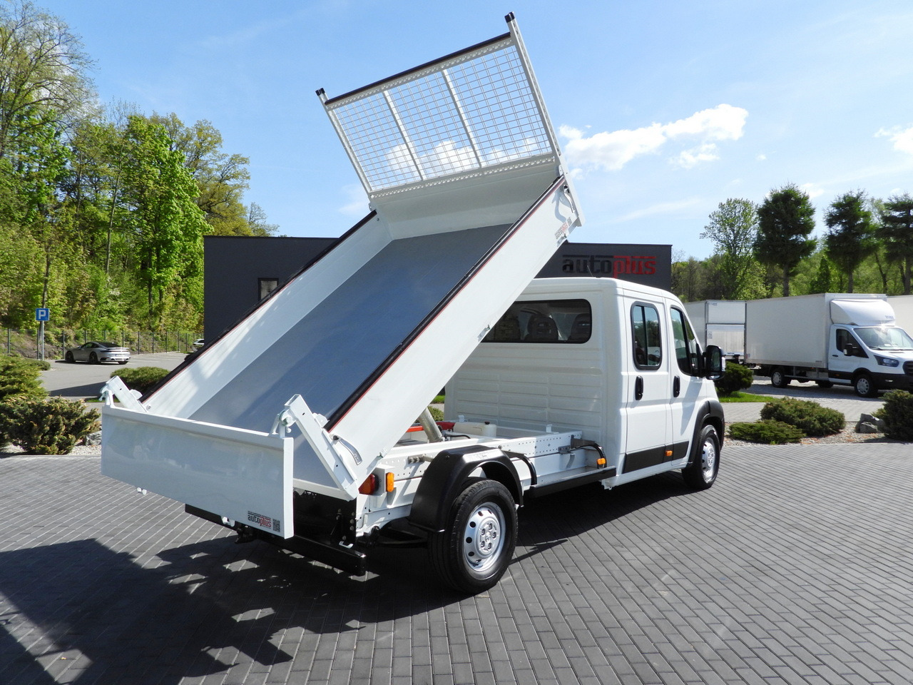 PEUGEOT BOXER TIPPER DOUBLE CABIN DOKA 7 SEATS CRUISE CONTROL AIR CONDITIONING 140HP - Kipper bestelwagen: afbeelding 3 PEUGEOT BOXER TIPPER DOUBLE CABIN DOKA 7 SEATS CRUISE CONTROL AIR CONDITIONING 140HP - Kipper bestelwagen: afbeelding 3