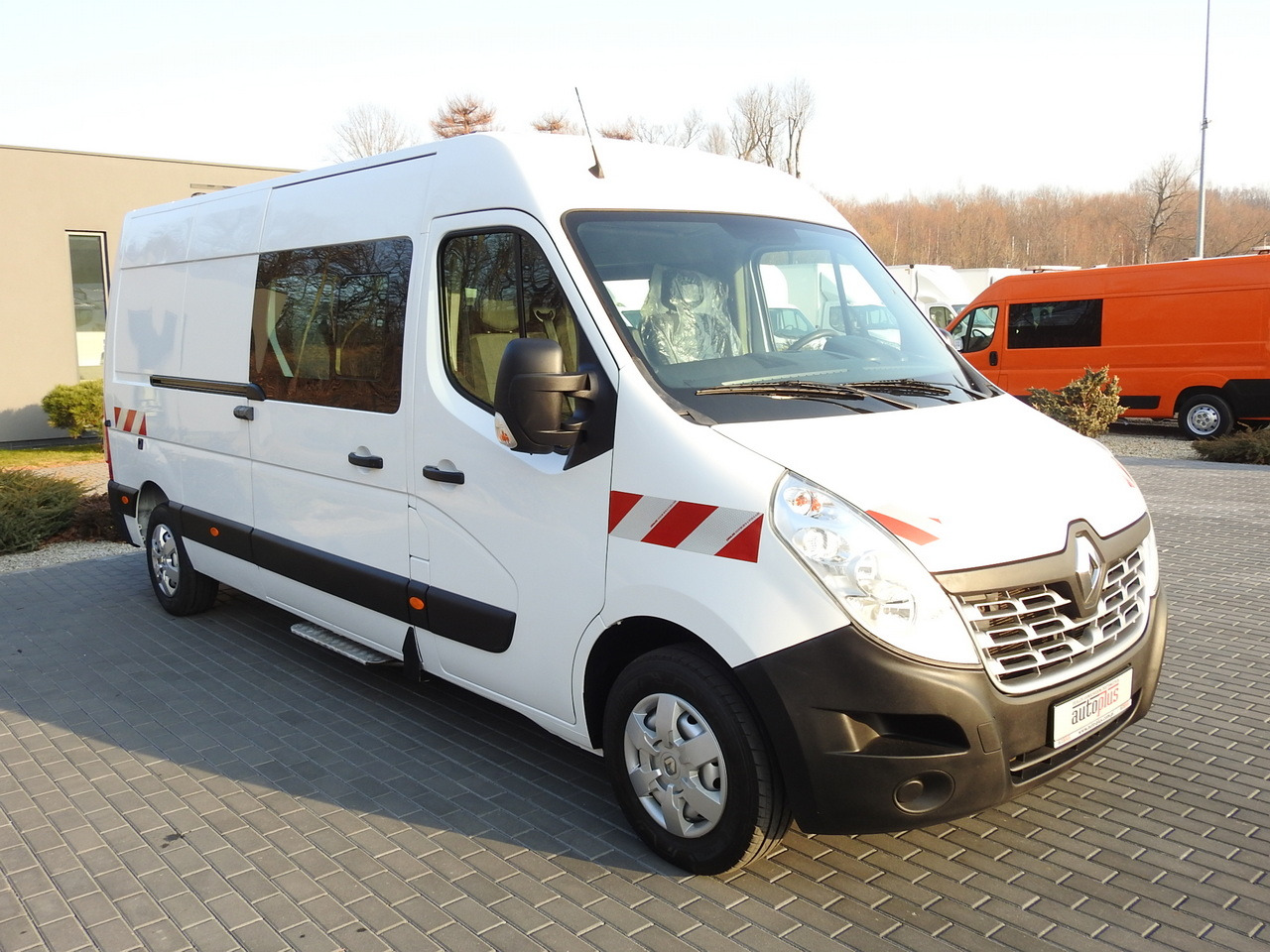 RENAULT MASTER BOX DELIVERY VAN 7 SEATS CRUISE CONTROL AIR CONDITIONING 130HP - Gesloten bestelwagen: afbeelding 4 RENAULT MASTER BOX DELIVERY VAN 7 SEATS CRUISE CONTROL AIR CONDITIONING 130HP - Gesloten bestelwagen: afbeelding 4