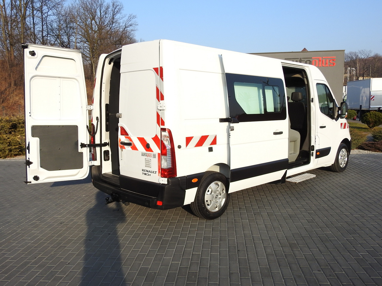 RENAULT MASTER BOX DELIVERY VAN 7 SEATS CRUISE CONTROL AIR CONDITIONING 130HP - Gesloten bestelwagen: afbeelding 3 RENAULT MASTER BOX DELIVERY VAN 7 SEATS CRUISE CONTROL AIR CONDITIONING 130HP - Gesloten bestelwagen: afbeelding 3