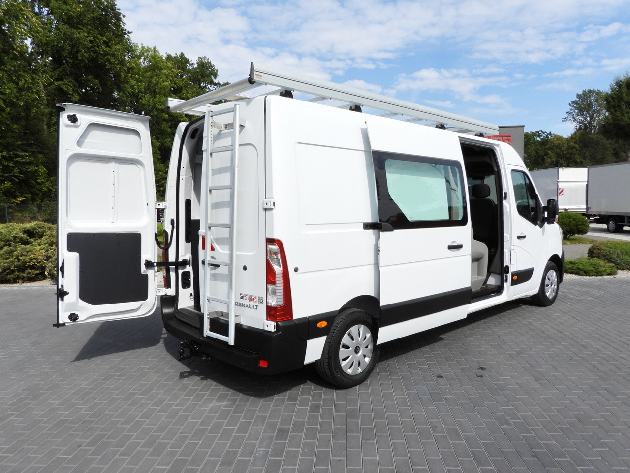 RENAULT MASTER BOX DELIVERY VAN 7 SEATS CRUISE CONTROL NAVIGATION LED LIGHTS AIR CONDITIONING  135HP - Gesloten bestelwagen: afbeelding 3 RENAULT MASTER BOX DELIVERY VAN 7 SEATS CRUISE CONTROL NAVIGATION LED LIGHTS AIR CONDITIONING  135HP - Gesloten bestelwagen: afbeelding 3