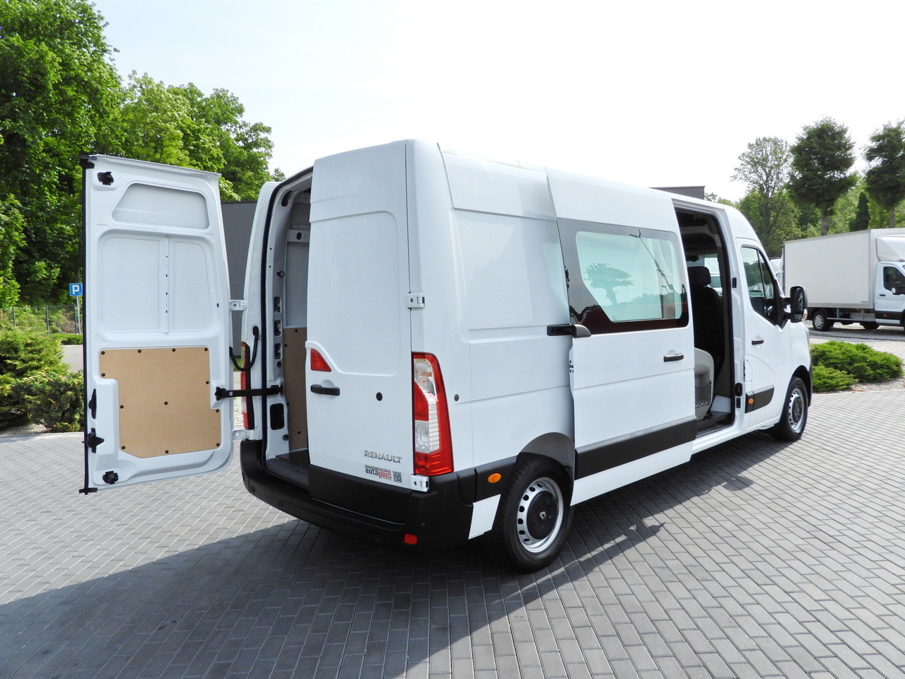 RENAULT MASTER BOX DELIVERY VAN 7 SEATS CRUISE CONTROL NAVIGATION LED LIGHTS AIR CONDITIONING 140HP - Gesloten bestelwagen: afbeelding 3 RENAULT MASTER BOX DELIVERY VAN 7 SEATS CRUISE CONTROL NAVIGATION LED LIGHTS AIR CONDITIONING 140HP - Gesloten bestelwagen: afbeelding 3