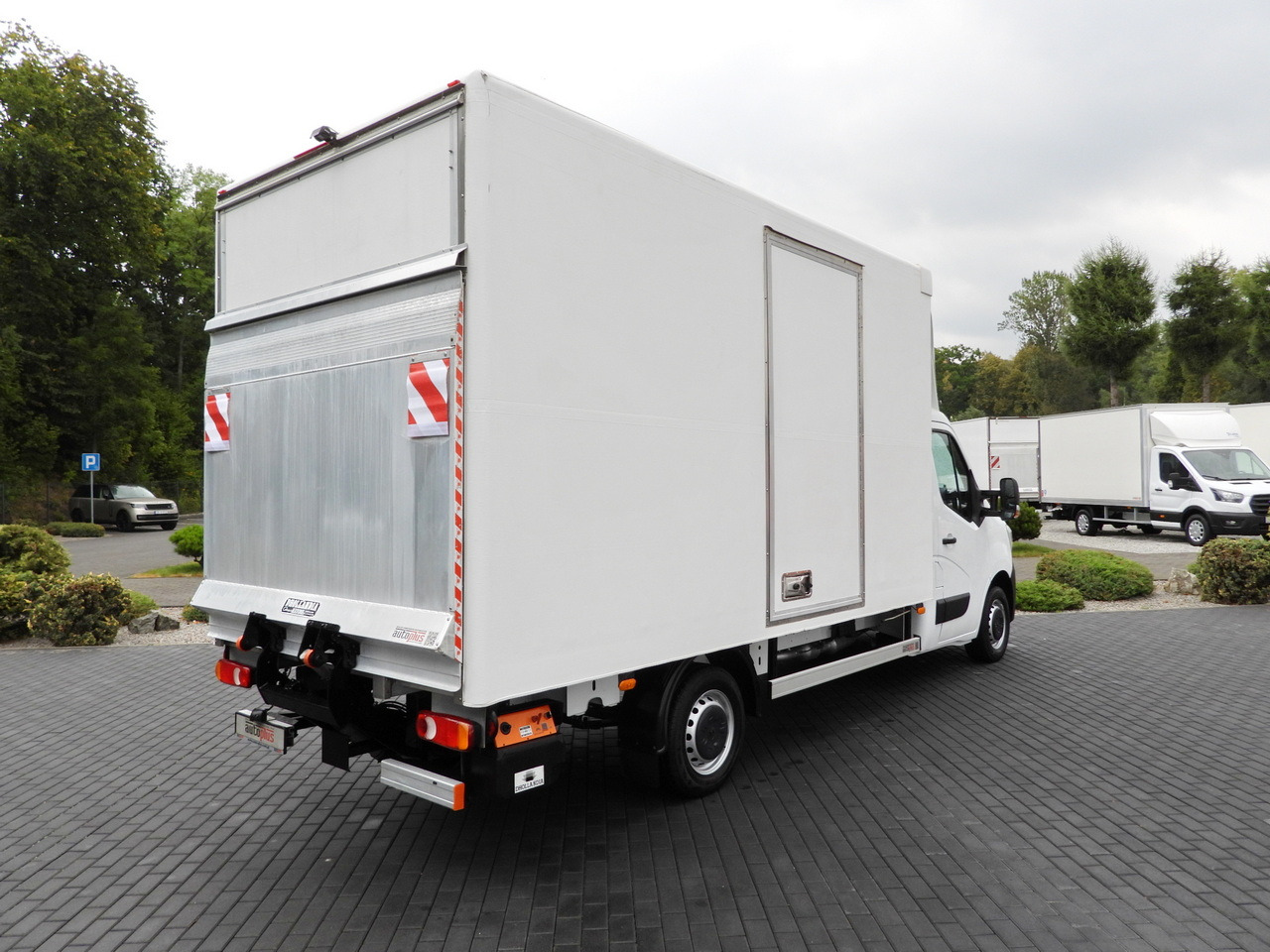 RENAULT MASTER BOX LIFT 8 PALLETS CRUISE CONTROL LED LIGHTS AIR CONDITIONING 145HP - Bestelwagen gesloten laadbak: afbeelding 3 RENAULT MASTER BOX LIFT 8 PALLETS CRUISE CONTROL LED LIGHTS AIR CONDITIONING 145HP - Bestelwagen gesloten laadbak: afbeelding 3