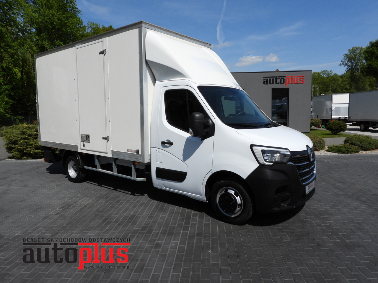RENAULT MASTER  BOX LIFT 8 PALLETS CRUISE CONTROL NAVIGATION LED LIGHTS TWIN WHEELS AIR CONDITIONING  145HP - Koelwagen: afbeelding 1 RENAULT MASTER  BOX LIFT 8 PALLETS CRUISE CONTROL NAVIGATION LED LIGHTS TWIN WHEELS AIR CONDITIONING  145HP - Koelwagen: afbeelding 1
