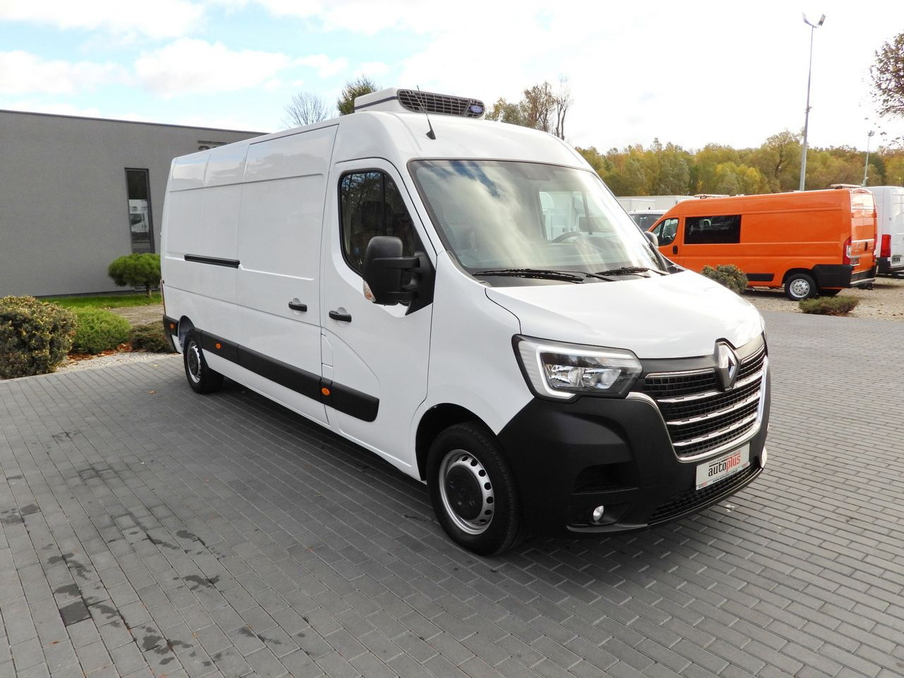 RENAULT MASTER REFRIGERATOR VAN 0*C CRUISE CONTROL LED LIGHTS AIR CONDITIONING 135HP - Koelwagen: afbeelding 4 RENAULT MASTER REFRIGERATOR VAN 0*C CRUISE CONTROL LED LIGHTS AIR CONDITIONING 135HP - Koelwagen: afbeelding 4