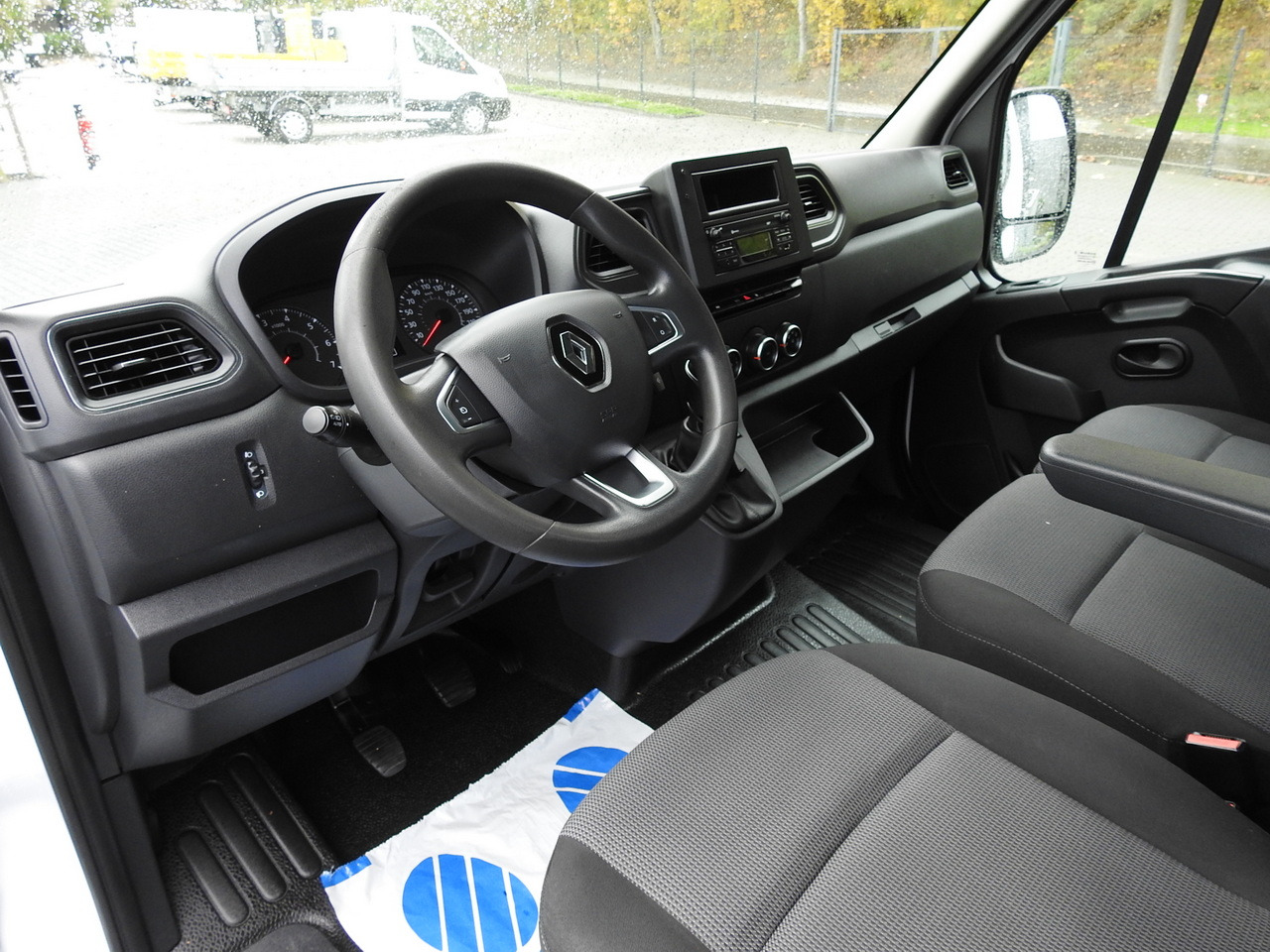 RENAULT MASTER STAKE BODY CRUISE CONTROL AIR CONDITIONING LED LIGHTS TWIN WHEELS 130HP - Bestelwagen open laadbak: afbeelding 2 RENAULT MASTER STAKE BODY CRUISE CONTROL AIR CONDITIONING LED LIGHTS TWIN WHEELS 130HP - Bestelwagen open laadbak: afbeelding 2