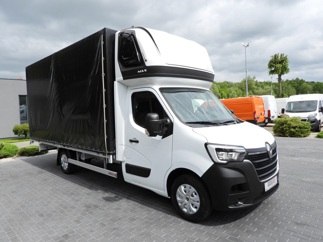 RENAULT MASTER TARPAULIN 10 PALLETS CRUISE CONTROL LED LIGHTS AIR CONDITIONING 165HP - Schuifzeilen bestelwagen: afbeelding 4 RENAULT MASTER TARPAULIN 10 PALLETS CRUISE CONTROL LED LIGHTS AIR CONDITIONING 165HP - Schuifzeilen bestelwagen: afbeelding 4