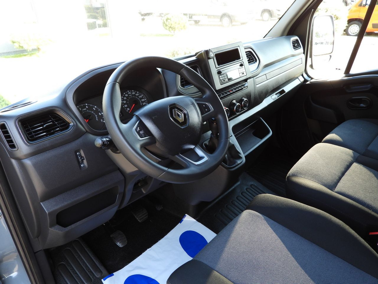 RENAULT MASTER TARPAULIN 10 PALLETS WEBASTO CRUISE CONTROL LED LIGHTS PNEUMATICS AIR CONDITIONING 165HP - Schuifzeilen bestelwagen: afbeelding 2 RENAULT MASTER TARPAULIN 10 PALLETS WEBASTO CRUISE CONTROL LED LIGHTS PNEUMATICS AIR CONDITIONING 165HP - Schuifzeilen bestelwagen: afbeelding 2