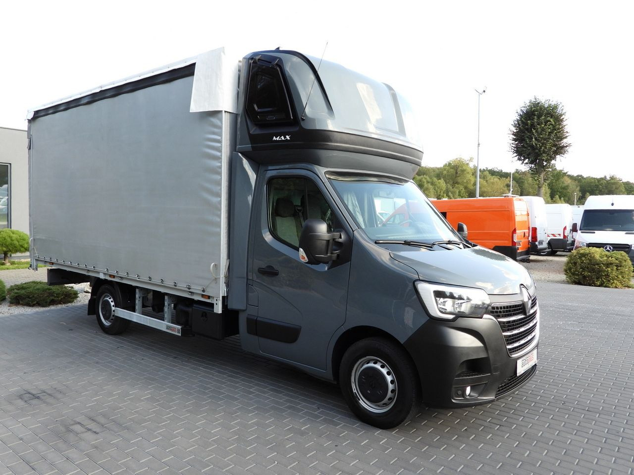 RENAULT MASTER TARPAULIN 10 PALLETS WEBASTO CRUISE CONTROL LED LIGHTS PNEUMATICS AIR CONDITIONING 165HP - Schuifzeilen bestelwagen: afbeelding 4 RENAULT MASTER TARPAULIN 10 PALLETS WEBASTO CRUISE CONTROL LED LIGHTS PNEUMATICS AIR CONDITIONING 165HP - Schuifzeilen bestelwagen: afbeelding 4