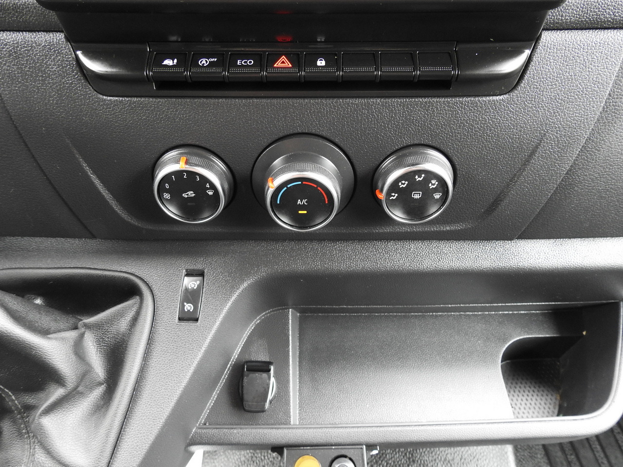 Schuifzeilen bestelwagen RENAULT MASTER TARPAULIN 10 PALLETS WEBASTO CRUISE CONTROL NAVIGATION AIR CONDITIONING LED LIGHTS PNEUMATICS 165HP: afbeelding 37 Schuifzeilen bestelwagen RENAULT MASTER TARPAULIN 10 PALLETS WEBASTO CRUISE CONTROL NAVIGATION AIR CONDITIONING LED LIGHTS PNEUMATICS 165HP: afbeelding 37