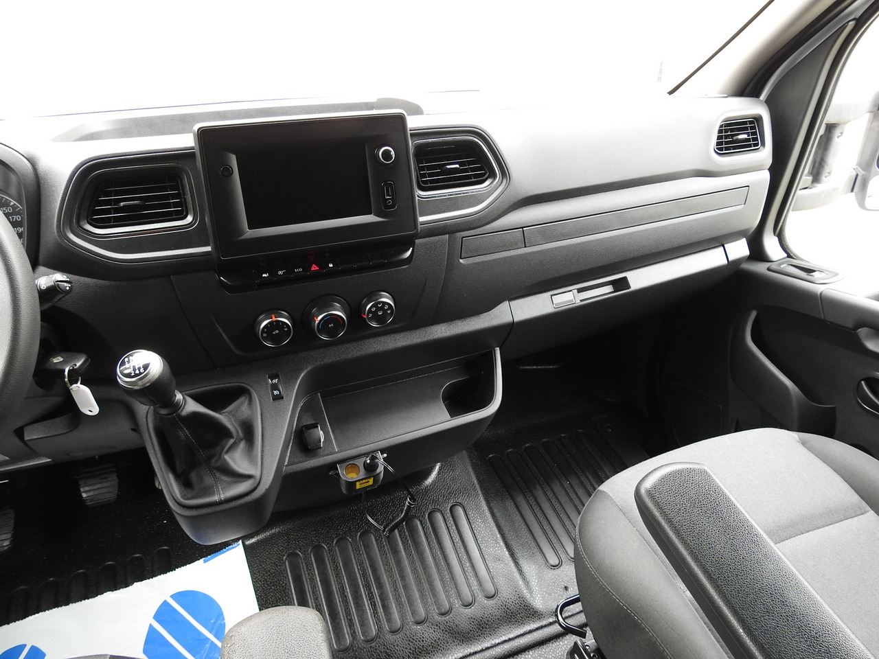 Schuifzeilen bestelwagen RENAULT MASTER TARPAULIN 10 PALLETS WEBASTO CRUISE CONTROL NAVIGATION AIR CONDITIONING LED LIGHTS PNEUMATICS 165HP: afbeelding 34 Schuifzeilen bestelwagen RENAULT MASTER TARPAULIN 10 PALLETS WEBASTO CRUISE CONTROL NAVIGATION AIR CONDITIONING LED LIGHTS PNEUMATICS 165HP: afbeelding 34