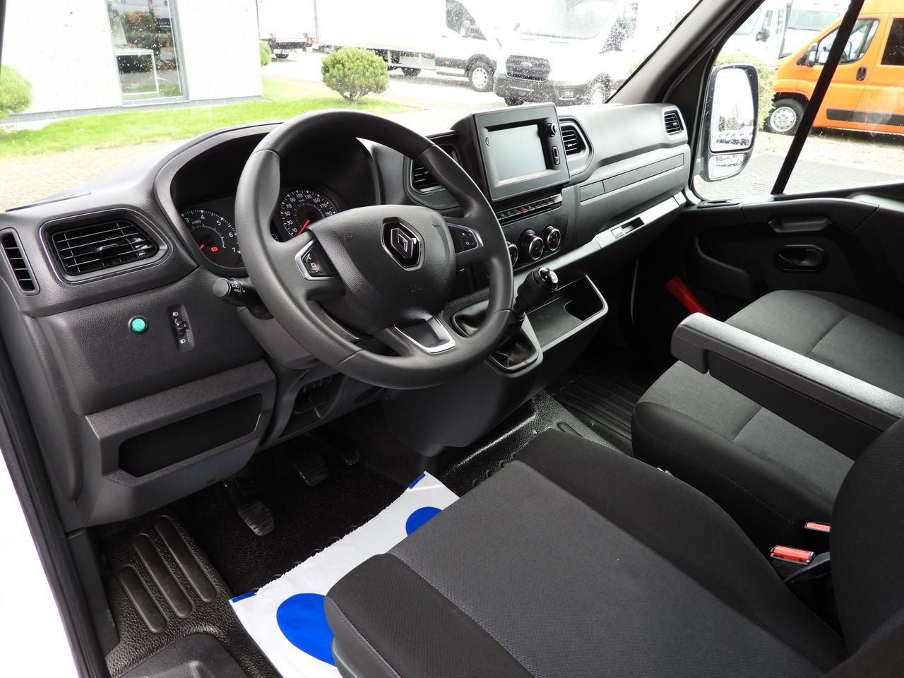 RENAULT MASTER TARPAULIN 10 PALLETS WEBASTO CRUISE CONTROL NAVIGATION LED LIGHTS TWIN WHEELS AIR CONDITIONING 165HP - Schuifzeilen bestelwagen: afbeelding 2 RENAULT MASTER TARPAULIN 10 PALLETS WEBASTO CRUISE CONTROL NAVIGATION LED LIGHTS TWIN WHEELS AIR CONDITIONING 165HP - Schuifzeilen bestelwagen: afbeelding 2