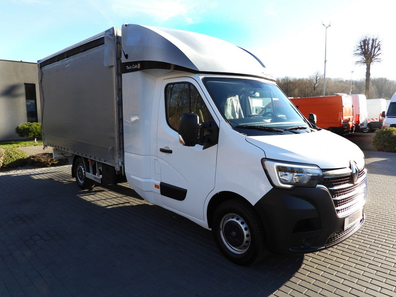 RENAULT MASTER TARPAULIN 8 PALLETS WEBASTO CRUISE CONTROL LED LIGHTS AIR CONDITIONING 165HP - Schuifzeilen bestelwagen: afbeelding 4 RENAULT MASTER TARPAULIN 8 PALLETS WEBASTO CRUISE CONTROL LED LIGHTS AIR CONDITIONING 165HP - Schuifzeilen bestelwagen: afbeelding 4