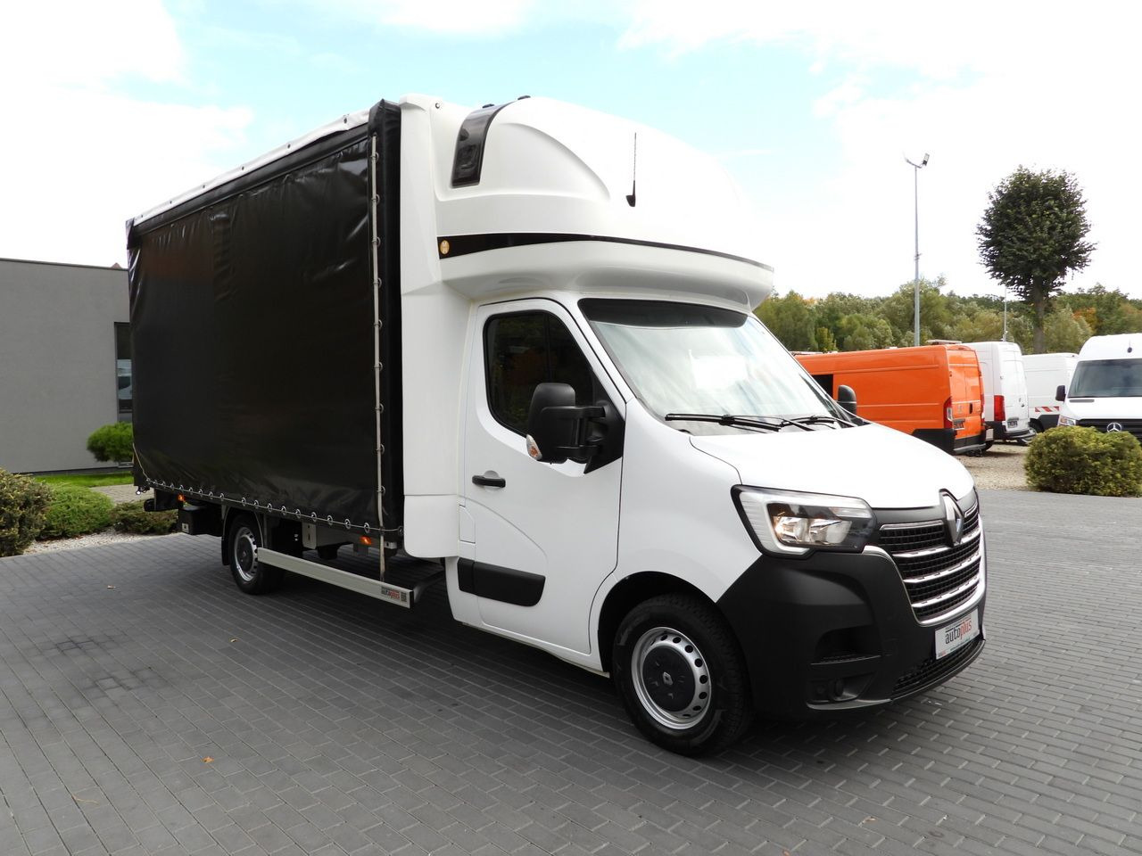 RENAULT MASTER TARPAULIN LIFT 10 PALLETS CRUISE CONTROL LED LIGHTS AIR CONDITIONING 165HP - Schuifzeilen bestelwagen: afbeelding 4 RENAULT MASTER TARPAULIN LIFT 10 PALLETS CRUISE CONTROL LED LIGHTS AIR CONDITIONING 165HP - Schuifzeilen bestelwagen: afbeelding 4