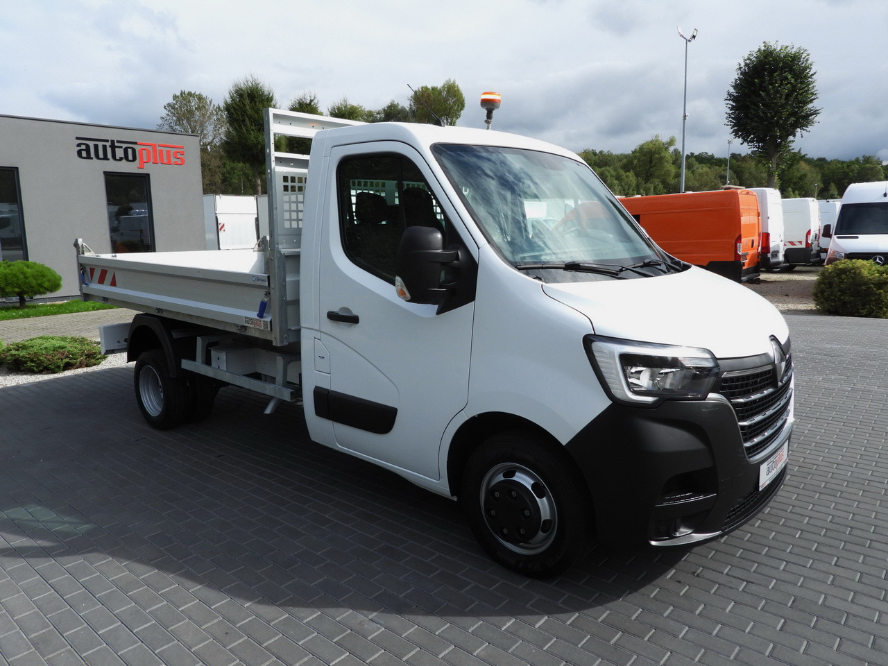 RENAULT MASTER TIPPER CRUISE CONTROL LED LIGHTS TWIN WHEELS AIR CONDITIONING  130HP - Kipper bestelwagen: afbeelding 5 RENAULT MASTER TIPPER CRUISE CONTROL LED LIGHTS TWIN WHEELS AIR CONDITIONING  130HP - Kipper bestelwagen: afbeelding 5