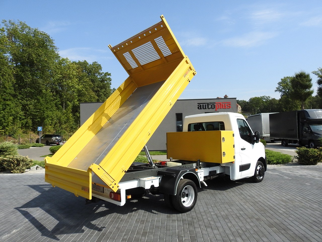 RENAULT MASTER TIPPER CRUISE CONTROL NAVIGATION AIR CONDITIONING LED LIGHTS TWIN WHEELS LOAD WEIGHT 145HP - Kipper bestelwagen: afbeelding 3 RENAULT MASTER TIPPER CRUISE CONTROL NAVIGATION AIR CONDITIONING LED LIGHTS TWIN WHEELS LOAD WEIGHT 145HP - Kipper bestelwagen: afbeelding 3