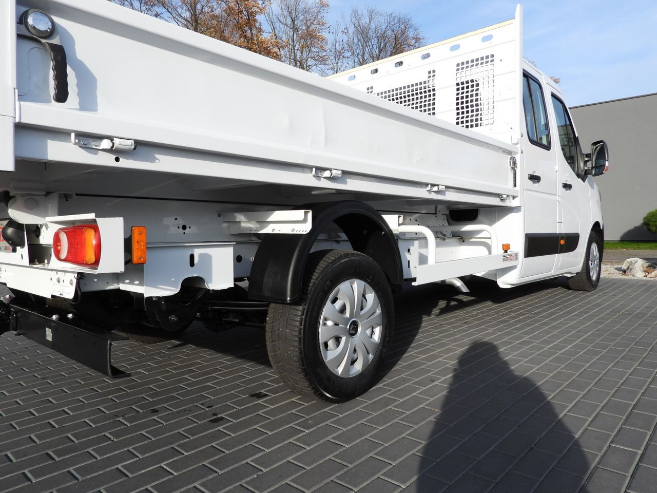 Leasing RENAULT MASTER TIPPER DOUBLE CABIN DOKA 6 SEATS CRUISE CONTROL LED LIGHTS AIR CONDITIONING  145HP RENAULT MASTER TIPPER DOUBLE CABIN DOKA 6 SEATS CRUISE CONTROL LED LIGHTS AIR CONDITIONING  145HP: afbeelding 16