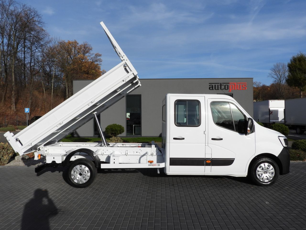 Leasing RENAULT MASTER TIPPER DOUBLE CABIN DOKA 6 SEATS CRUISE CONTROL LED LIGHTS AIR CONDITIONING  145HP RENAULT MASTER TIPPER DOUBLE CABIN DOKA 6 SEATS CRUISE CONTROL LED LIGHTS AIR CONDITIONING  145HP: afbeelding 7