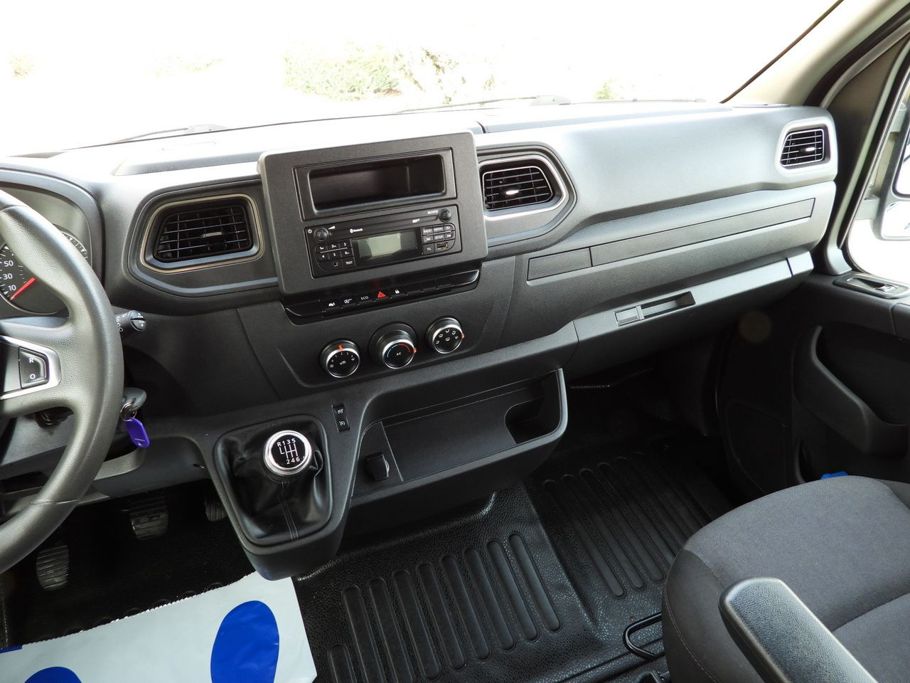 Leasing RENAULT MASTER TIPPER DOUBLE CABIN DOKA 6 SEATS CRUISE CONTROL LED LIGHTS AIR CONDITIONING  145HP RENAULT MASTER TIPPER DOUBLE CABIN DOKA 6 SEATS CRUISE CONTROL LED LIGHTS AIR CONDITIONING  145HP: afbeelding 29