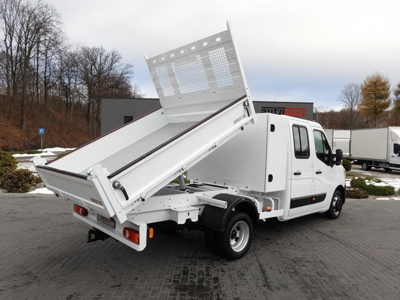RENAULT MASTER TIPPER DOUBLE CABIN DOKA 6 SEATS CRUISE CONTROL LED LIGHTS TWIN WHEELS AIR CONDITIONING 145HP - Kipper bestelwagen: afbeelding 3 RENAULT MASTER TIPPER DOUBLE CABIN DOKA 6 SEATS CRUISE CONTROL LED LIGHTS TWIN WHEELS AIR CONDITIONING 145HP - Kipper bestelwagen: afbeelding 3
