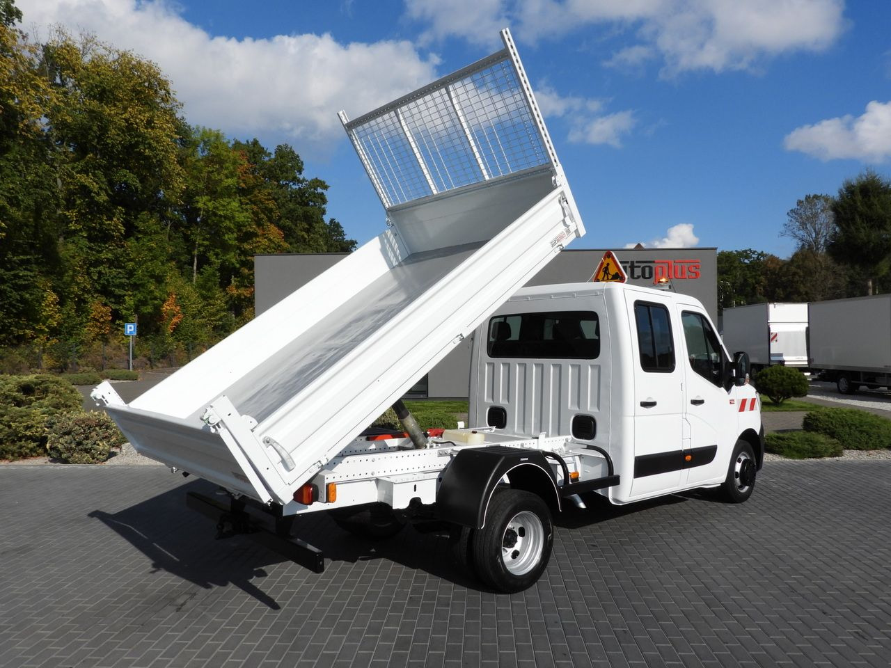 RENAULT MASTER TIPPER DOUBLE CABIN DOKA 6 SEATS CRUISE CONTROL LED LIGHTS TWIN WHEELS AIR CONDITIONING 165HP - Kipper bestelwagen: afbeelding 3 RENAULT MASTER TIPPER DOUBLE CABIN DOKA 6 SEATS CRUISE CONTROL LED LIGHTS TWIN WHEELS AIR CONDITIONING 165HP - Kipper bestelwagen: afbeelding 3