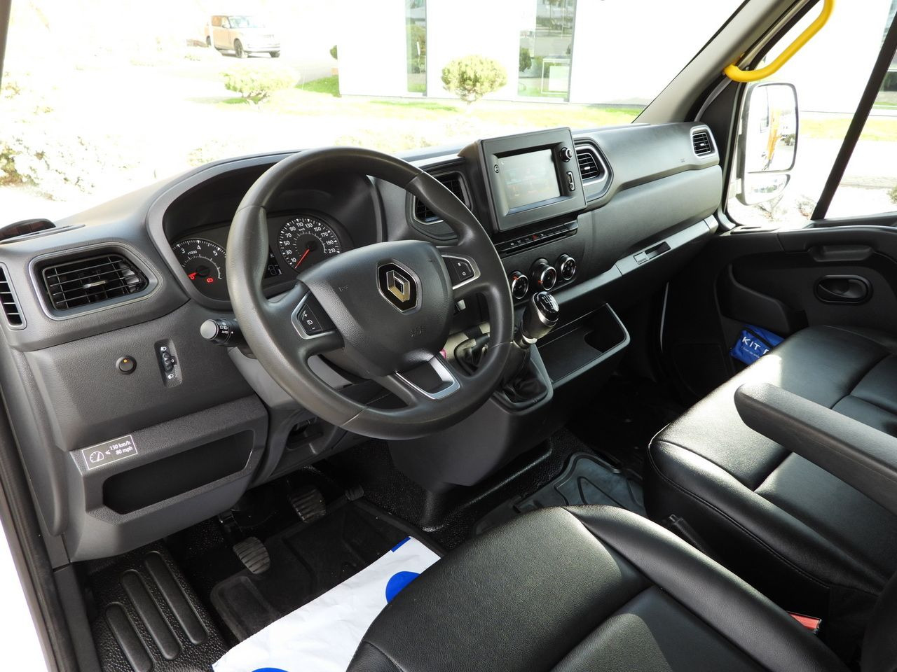 RENAULT MASTER TIPPER DOUBLE CABIN DOKA 7 SEATS CRUISE CONTROL NAVIGATION LED LIGHTS AIR CONDITIONING 145HP - Kipper bestelwagen: afbeelding 2 RENAULT MASTER TIPPER DOUBLE CABIN DOKA 7 SEATS CRUISE CONTROL NAVIGATION LED LIGHTS AIR CONDITIONING 145HP - Kipper bestelwagen: afbeelding 2