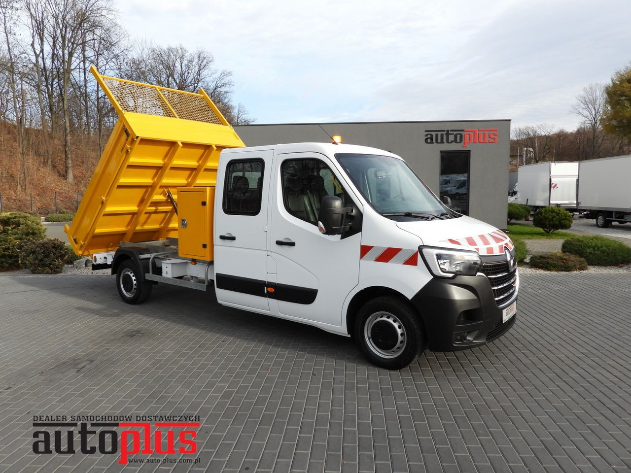 RENAULT MASTER TIPPER DOUBLE CABIN DOKA 7 SEATS CRUISE CONTROL NAVIGATION LED LIGHTS AIR CONDITIONING 145HP - Kipper bestelwagen: afbeelding 1 RENAULT MASTER TIPPER DOUBLE CABIN DOKA 7 SEATS CRUISE CONTROL NAVIGATION LED LIGHTS AIR CONDITIONING 145HP - Kipper bestelwagen: afbeelding 1