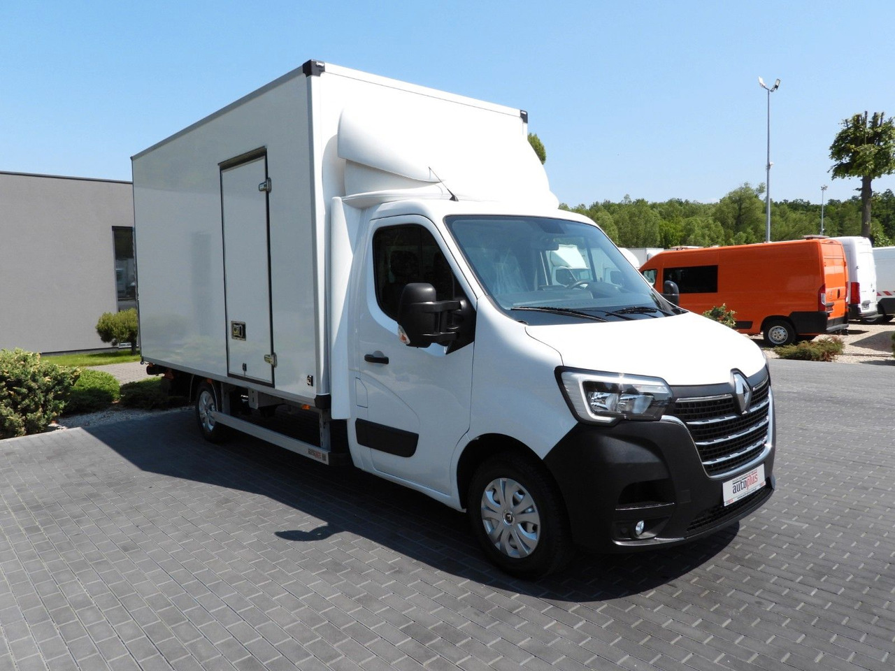 Renault MASTER KOFFER AUFZUG 8 PALETTEN TEMPOMAT LED - Bestelwagen gesloten laadbak: afbeelding 4 Renault MASTER KOFFER AUFZUG 8 PALETTEN TEMPOMAT LED - Bestelwagen gesloten laadbak: afbeelding 4