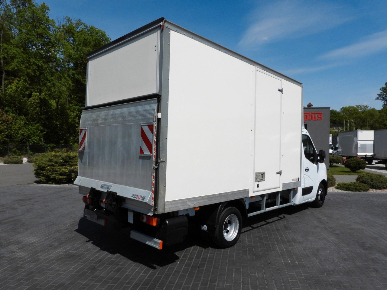 Renault MASTER KOFFER AUFZUG 8 PALETTEN TEMPOMAT NAVI - Bestelwagen gesloten laadbak: afbeelding 3 Renault MASTER KOFFER AUFZUG 8 PALETTEN TEMPOMAT NAVI - Bestelwagen gesloten laadbak: afbeelding 3