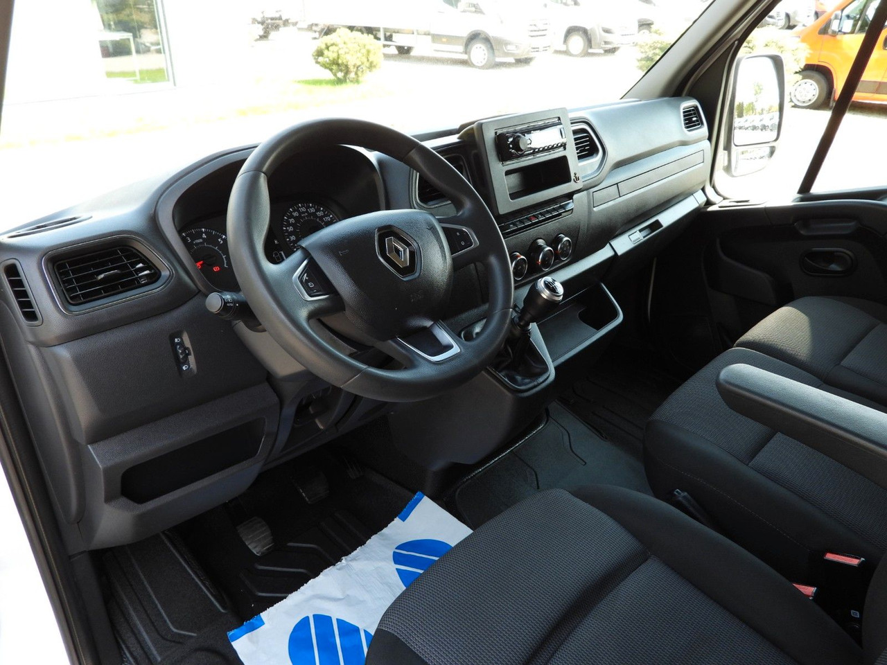 Renault MASTER PRITSCHE PLANE 10 PALETTEN WEBASTO A/C - Schuifzeilen bestelwagen: afbeelding 2 Renault MASTER PRITSCHE PLANE 10 PALETTEN WEBASTO A/C - Schuifzeilen bestelwagen: afbeelding 2