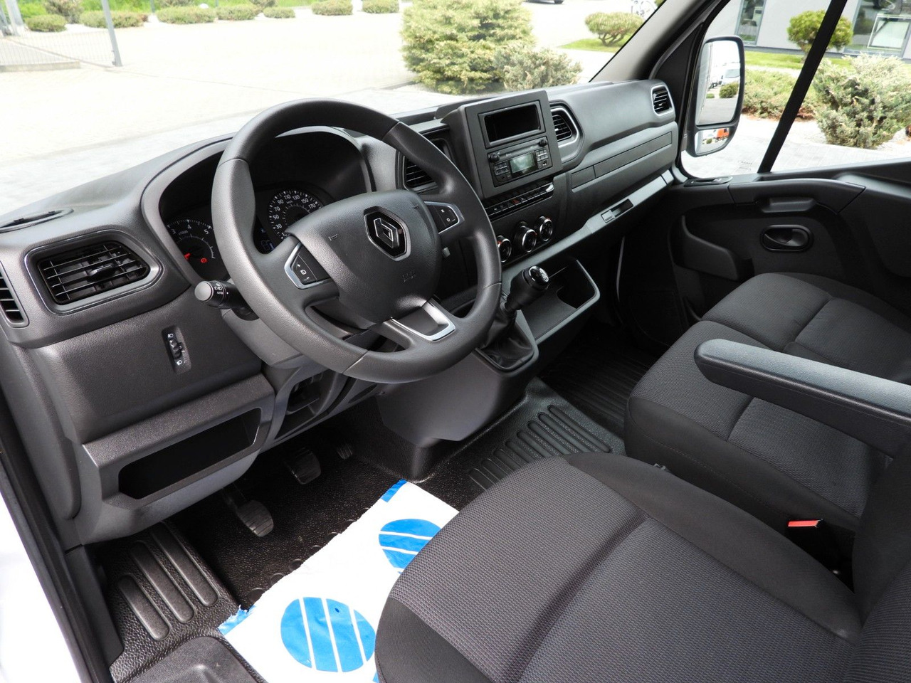 Renault MASTER PRITSCHE PLANE 10 PALETTEN WEBASTO A/C - Schuifzeilen bestelwagen: afbeelding 2 Renault MASTER PRITSCHE PLANE 10 PALETTEN WEBASTO A/C - Schuifzeilen bestelwagen: afbeelding 2
