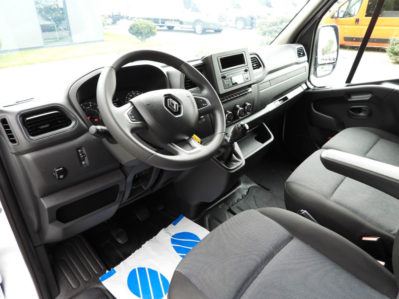Renault MASTER PRITSCHE PLANE 10 PALETTEN WEBASTO A/C - Schuifzeilen bestelwagen: afbeelding 2 Renault MASTER PRITSCHE PLANE 10 PALETTEN WEBASTO A/C - Schuifzeilen bestelwagen: afbeelding 2