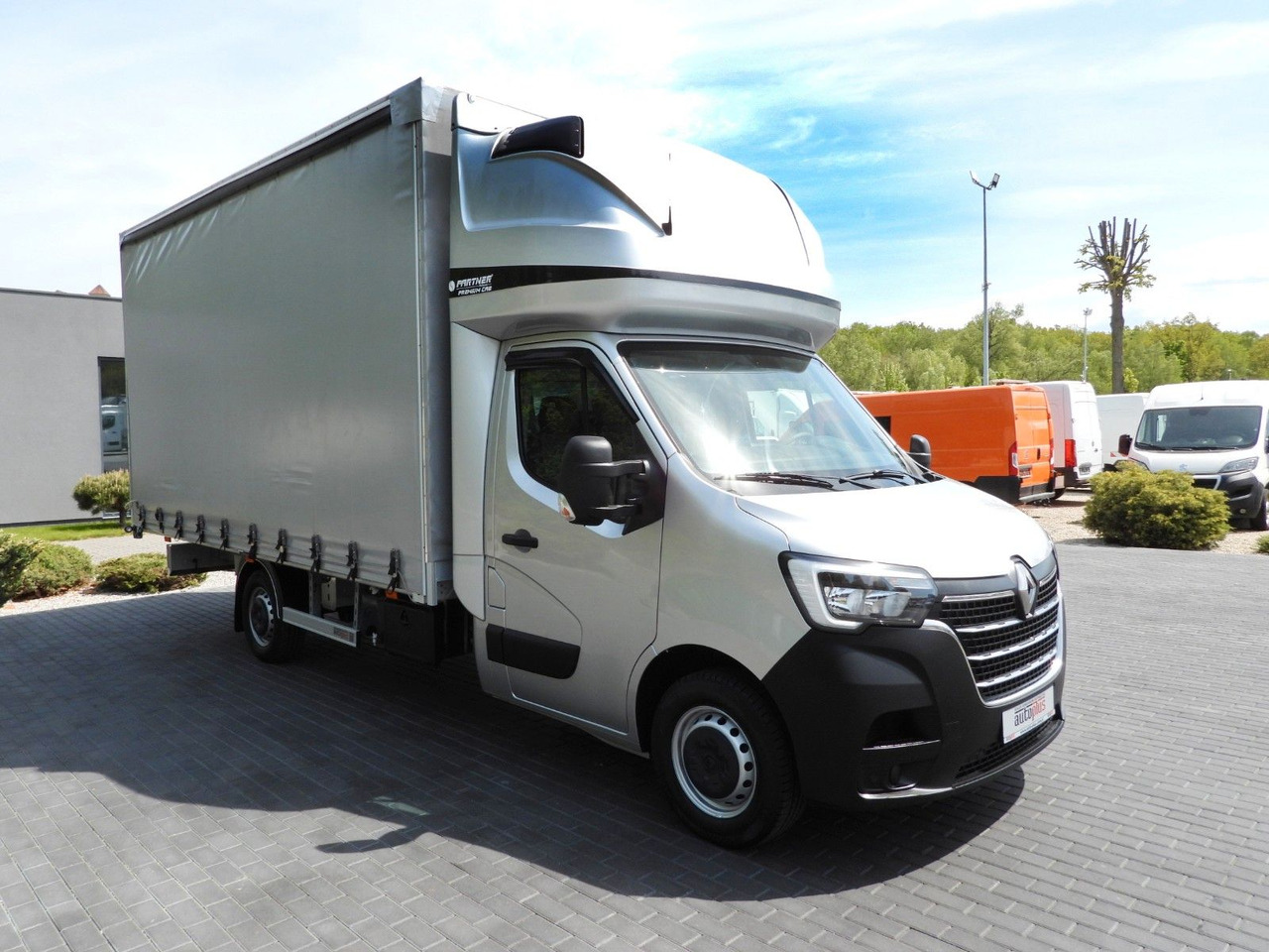 Renault MASTER PRITSCHE PLANE 10 PALETTEN WEBASTO A/C - Schuifzeilen bestelwagen: afbeelding 4 Renault MASTER PRITSCHE PLANE 10 PALETTEN WEBASTO A/C - Schuifzeilen bestelwagen: afbeelding 4