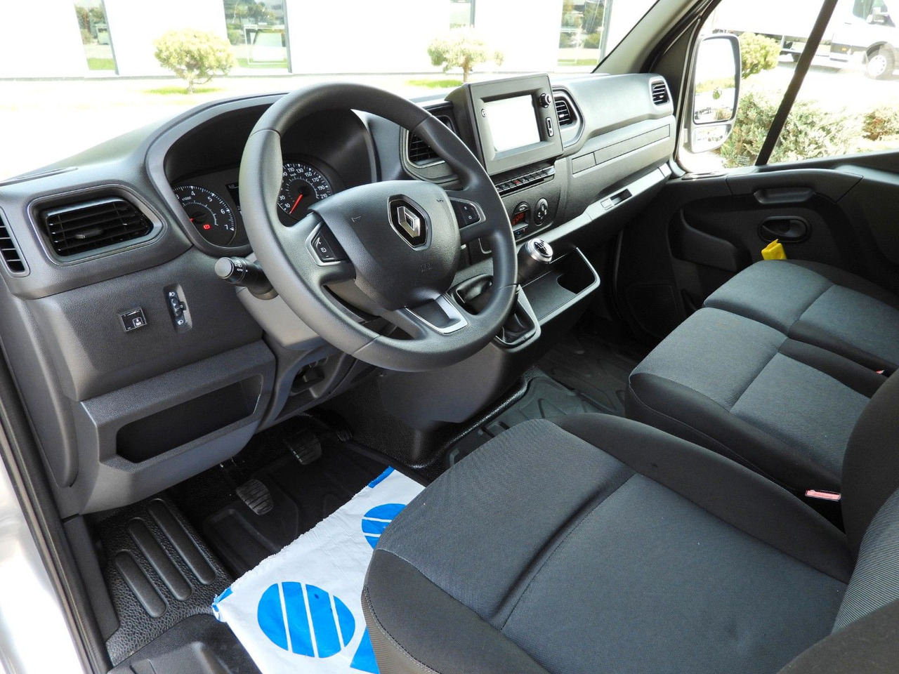 Renault MASTER PRITSCHE PLANE 10 PALETTEN WEBASTO A/C - Schuifzeilen bestelwagen: afbeelding 2 Renault MASTER PRITSCHE PLANE 10 PALETTEN WEBASTO A/C - Schuifzeilen bestelwagen: afbeelding 2