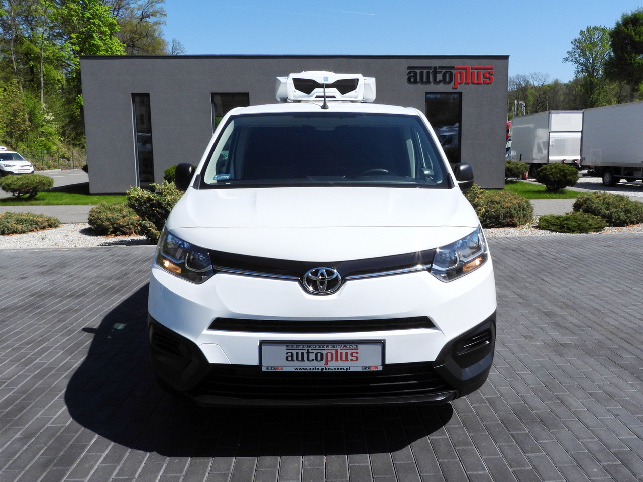 TOYOTA PROACE CITY REFRIGERATOR VAN -15*C POWER SUPPLY 230V CRUISE CONTROL AIR CONDITIONING 100HP - Koelwagen: afbeelding 5 TOYOTA PROACE CITY REFRIGERATOR VAN -15*C POWER SUPPLY 230V CRUISE CONTROL AIR CONDITIONING 100HP - Koelwagen: afbeelding 5