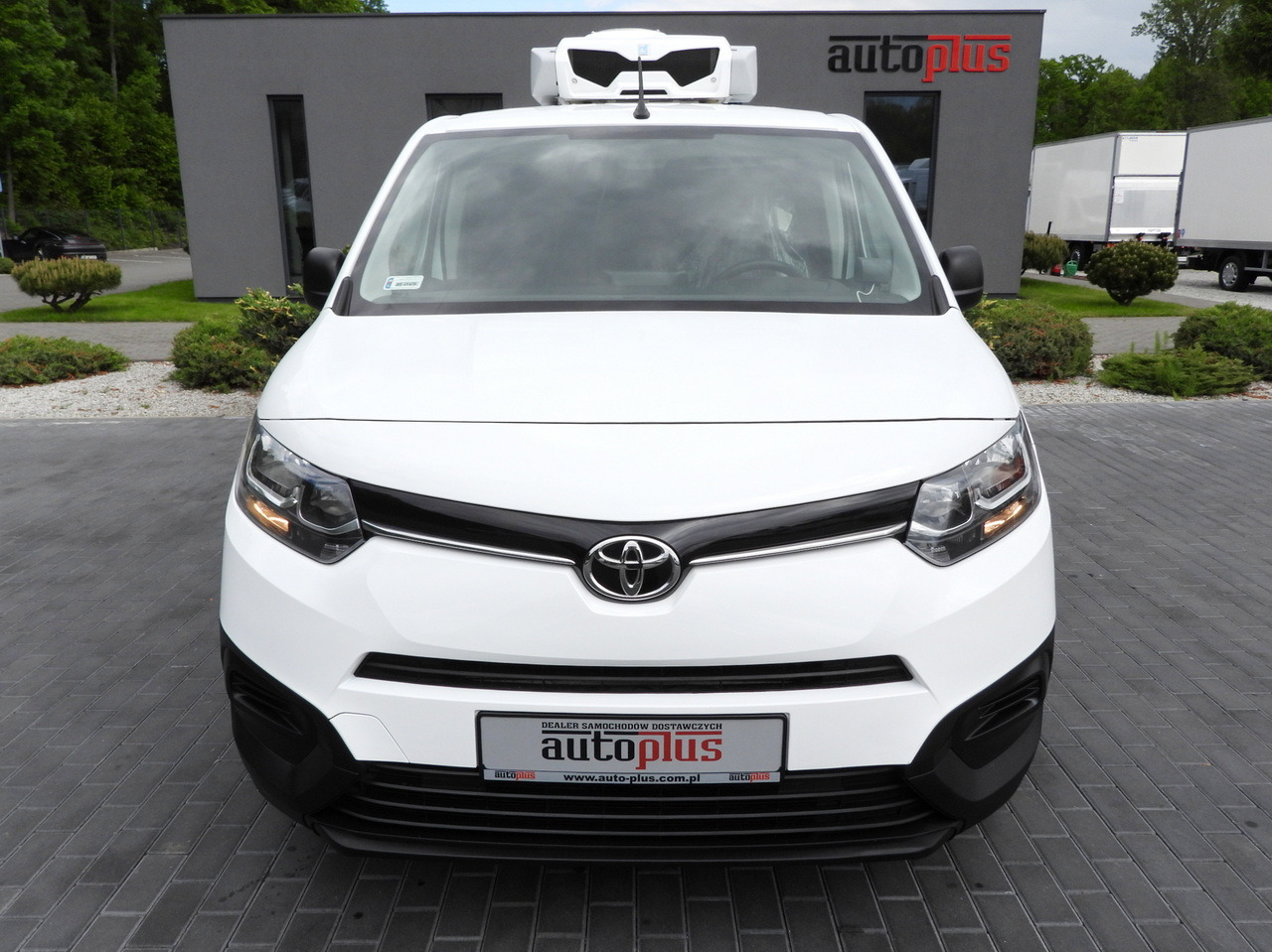 TOYOTA PROACE CITY REFRIGERATOR VAN -15*C POWER SUPPLY 230V CRUISE CONTROL AIR CONDITIONING 100HP - Koelwagen: afbeelding 5 TOYOTA PROACE CITY REFRIGERATOR VAN -15*C POWER SUPPLY 230V CRUISE CONTROL AIR CONDITIONING 100HP - Koelwagen: afbeelding 5