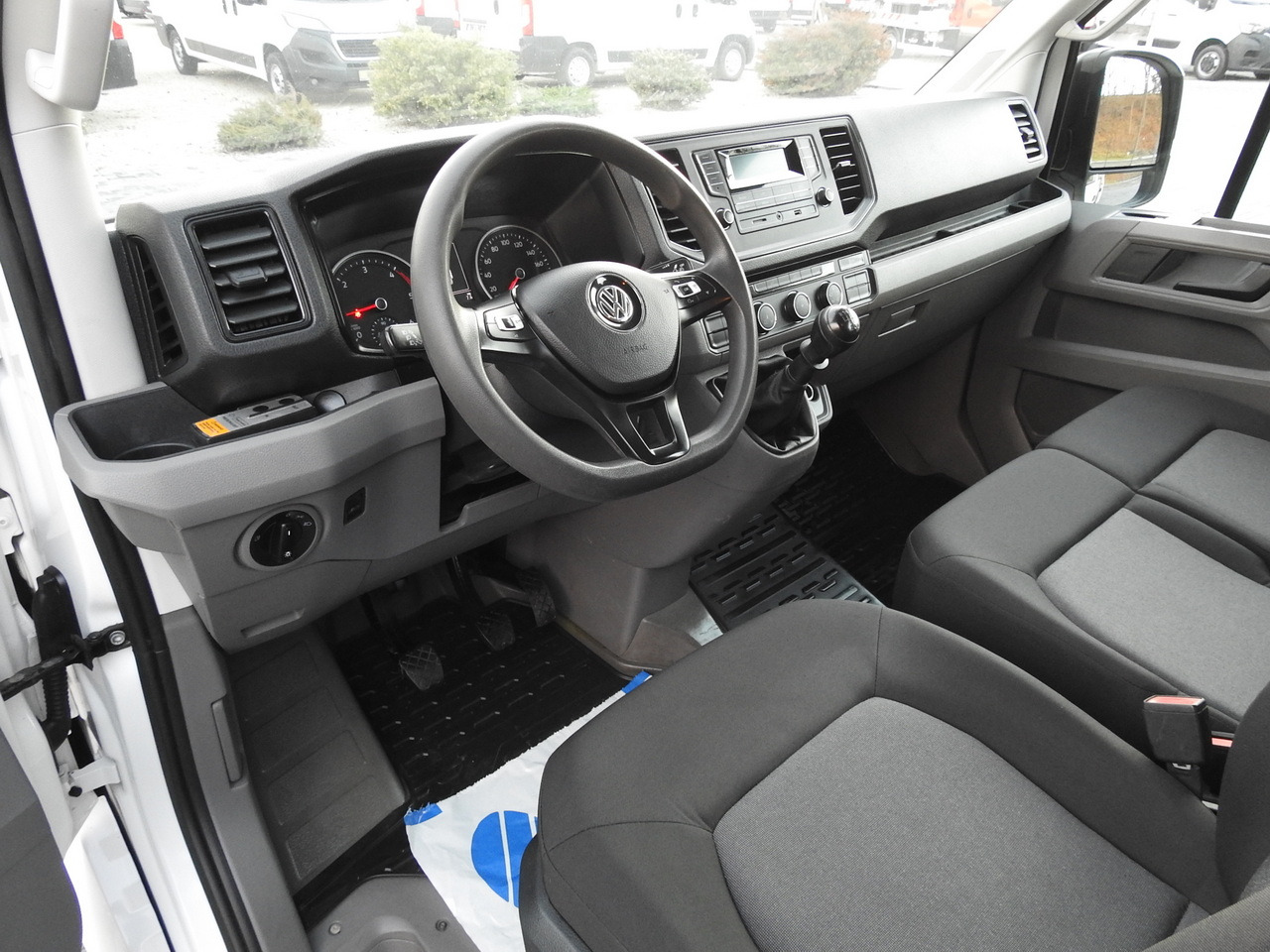 VOLKSWAGEN CRAFTER 4X4 4MOTION BOX DELIVERY VAN 7 SEATS AIR CONDITIONING 140HP - Gesloten bestelwagen: afbeelding 2 VOLKSWAGEN CRAFTER 4X4 4MOTION BOX DELIVERY VAN 7 SEATS AIR CONDITIONING 140HP - Gesloten bestelwagen: afbeelding 2