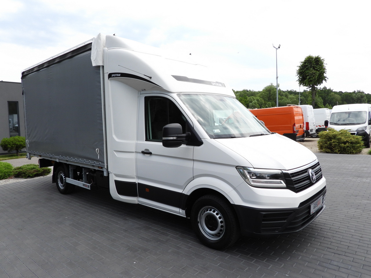 VOLKSWAGEN CRAFTER TARPAULIN 8 PALLETS CRUISE CONTROL LED LIGHTS AIR CONDITIONING 180HP - Schuifzeilen bestelwagen: afbeelding 4 VOLKSWAGEN CRAFTER TARPAULIN 8 PALLETS CRUISE CONTROL LED LIGHTS AIR CONDITIONING 180HP - Schuifzeilen bestelwagen: afbeelding 4