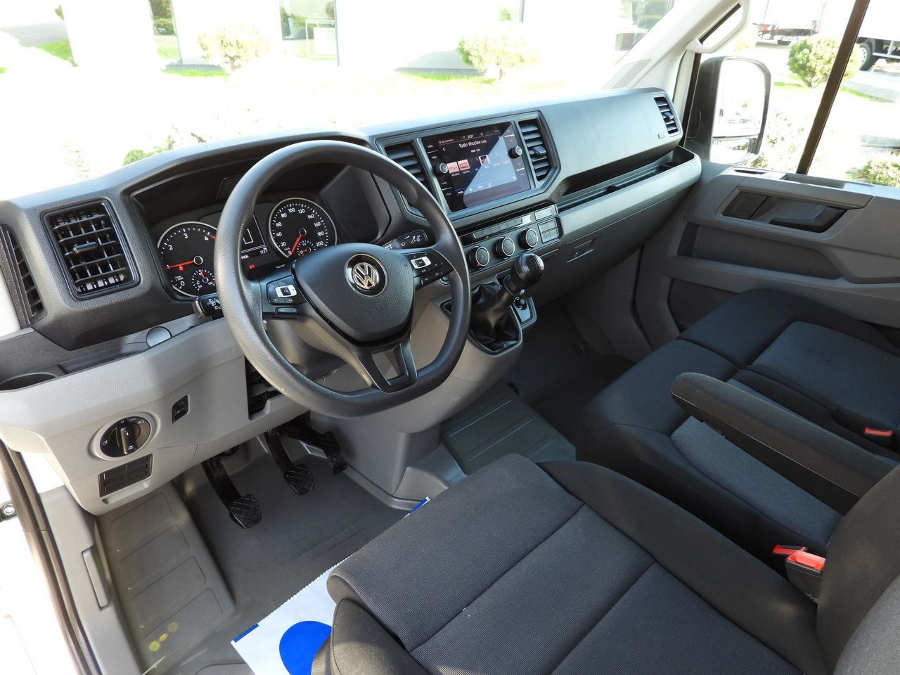 VOLKSWAGEN CRAFTER TIPPER CRUISE CONTROL NAVIGATION TWIN WHEELS AIR CONDITIONING 180HP - Kipper bestelwagen: afbeelding 2 VOLKSWAGEN CRAFTER TIPPER CRUISE CONTROL NAVIGATION TWIN WHEELS AIR CONDITIONING 180HP - Kipper bestelwagen: afbeelding 2