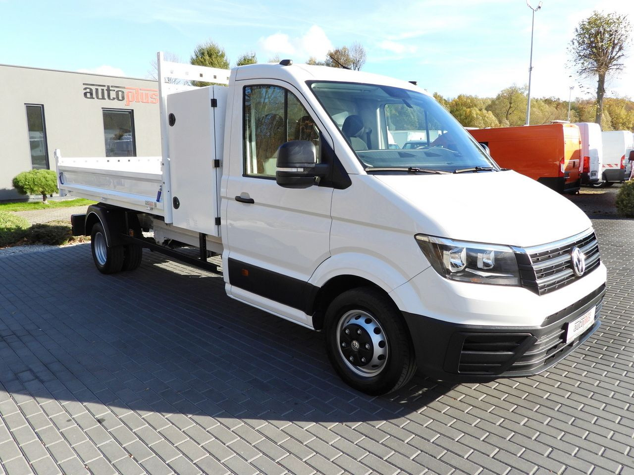 VOLKSWAGEN CRAFTER TIPPER CRUISE CONTROL NAVIGATION TWIN WHEELS AIR CONDITIONING 180HP - Kipper bestelwagen: afbeelding 4 VOLKSWAGEN CRAFTER TIPPER CRUISE CONTROL NAVIGATION TWIN WHEELS AIR CONDITIONING 180HP - Kipper bestelwagen: afbeelding 4