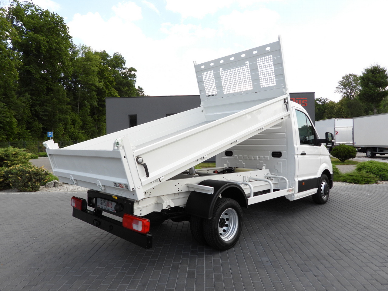 VOLKSWAGEN CRAFTER TIPPER CRUISE CONTROL TWIN WHEELS AIR CONDITIONING 180HP - Kipper bestelwagen: afbeelding 3 VOLKSWAGEN CRAFTER TIPPER CRUISE CONTROL TWIN WHEELS AIR CONDITIONING 180HP - Kipper bestelwagen: afbeelding 3