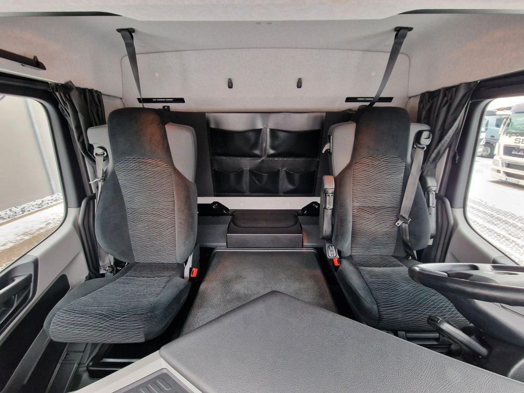 Schuifzeilen vrachtwagen Mercedes-Benz Antos 1840 Mercedes-Benz Antos 1840: afbeelding 18 Schuifzeilen vrachtwagen Mercedes-Benz Antos 1840 Mercedes-Benz Antos 1840: afbeelding 18