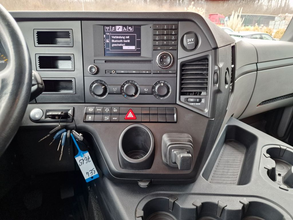 Schuifzeilen vrachtwagen Mercedes-Benz Antos 1840 Mercedes-Benz Antos 1840: afbeelding 23 Schuifzeilen vrachtwagen Mercedes-Benz Antos 1840 Mercedes-Benz Antos 1840: afbeelding 23