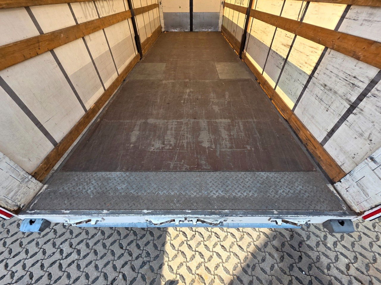 Schuifzeilen vrachtwagen Renault T High 480 / Retarder / Jumbo / 6D: afbeelding 12 Schuifzeilen vrachtwagen Renault T High 480 / Retarder / Jumbo / 6D: afbeelding 12