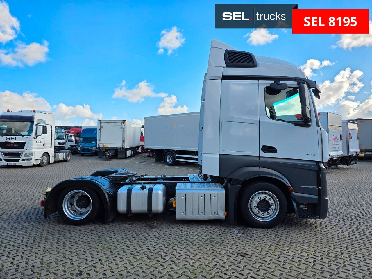 Mercedes-Benz Actros 1845 / Retarder / 2 Tanks / Standklima - Trekker: afbeelding 4 Mercedes-Benz Actros 1845 / Retarder / 2 Tanks / Standklima - Trekker: afbeelding 4