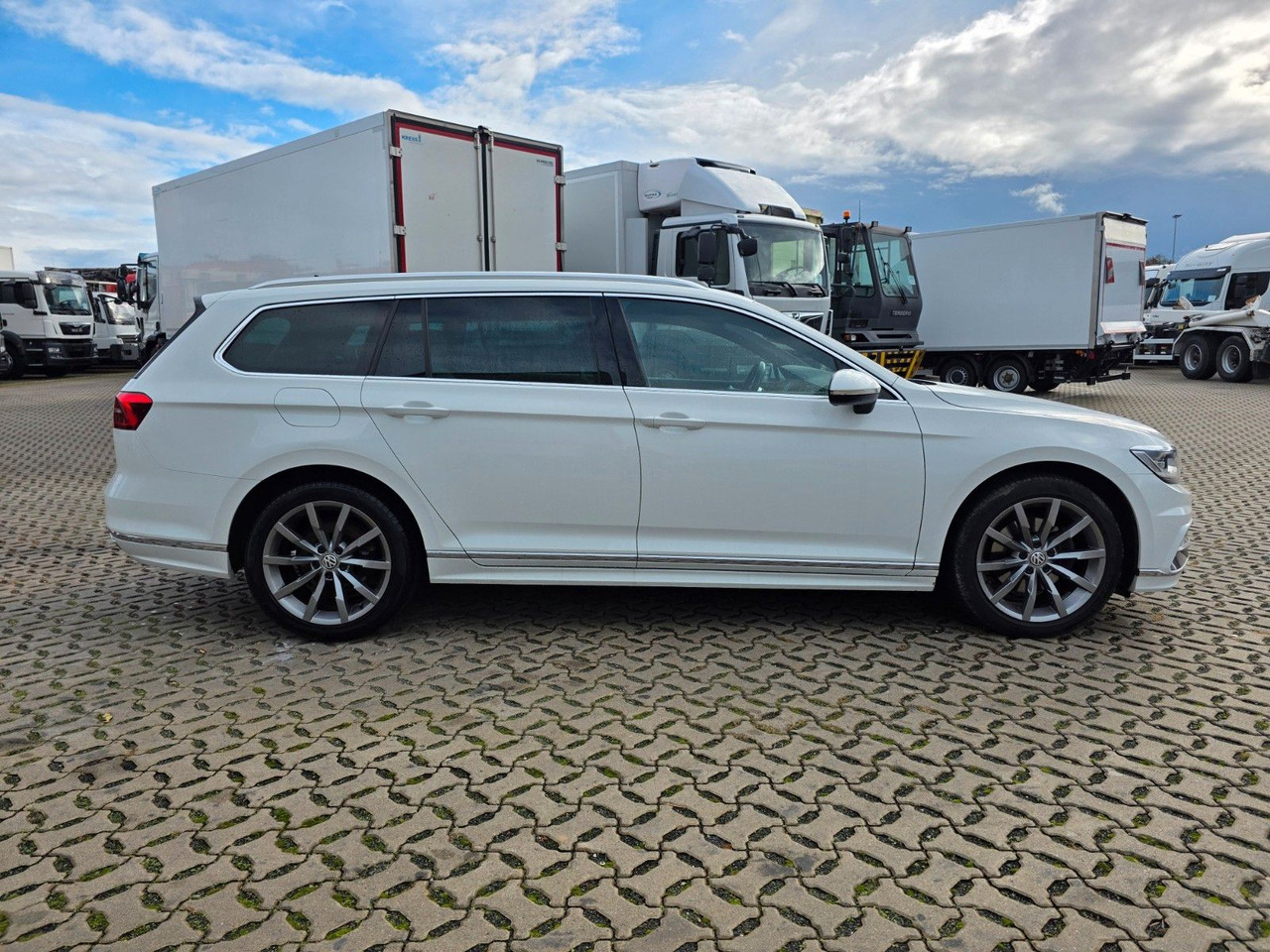 Volkswagen Passat Variant Highline BMT/Start-Stopp - Stationwagen: afbeelding 4 Volkswagen Passat Variant Highline BMT/Start-Stopp - Stationwagen: afbeelding 4