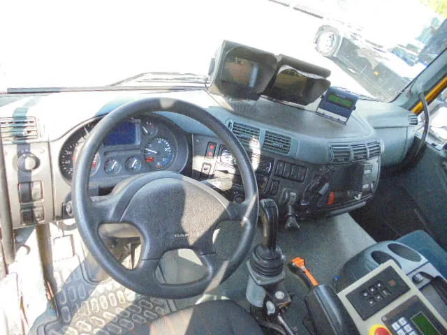 Vuilniswagen DAF 75.240 75 240 6X2: afbeelding 7