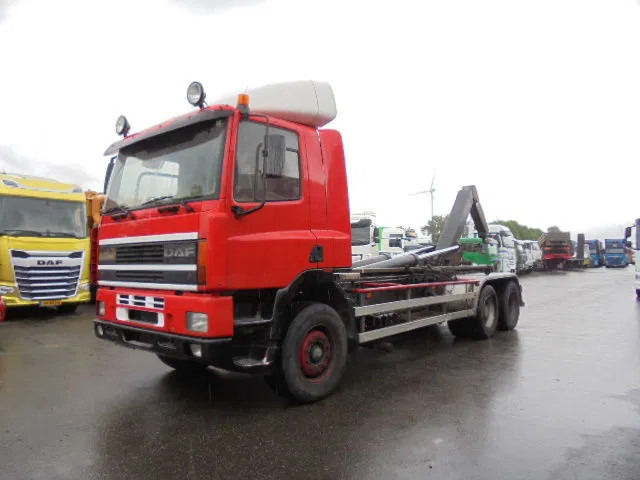DAF 85.400 85-400 ATI 6X2 BLADGEVEERD - Haakarmsysteem vrachtwagen: afbeelding 1 DAF 85.400 85-400 ATI 6X2 BLADGEVEERD - Haakarmsysteem vrachtwagen: afbeelding 1