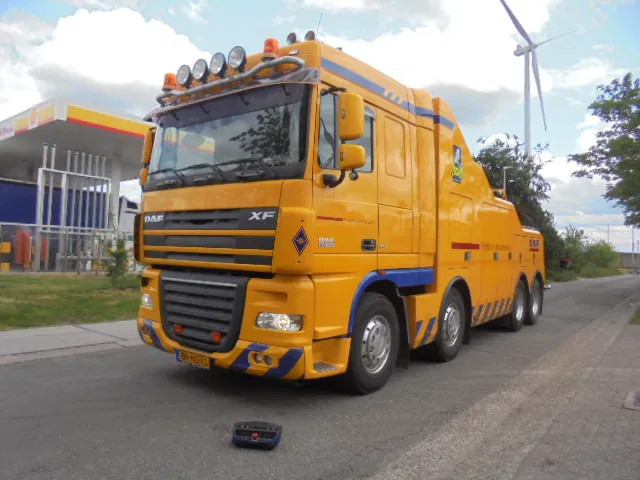 DAF XF 105 510 8X4 WRECKER - Bergingsvoertuig: afbeelding 1 DAF XF 105 510 8X4 WRECKER - Bergingsvoertuig: afbeelding 1