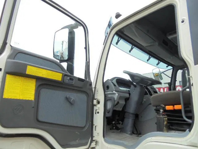 Diversen FOTON DAIMLER TX 3234 6X4 FOTON DAIMLER TX 3234 6X4 - Kipper vrachtwagen: afbeelding 5 Diversen FOTON DAIMLER TX 3234 6X4 FOTON DAIMLER TX 3234 6X4 - Kipper vrachtwagen: afbeelding 5